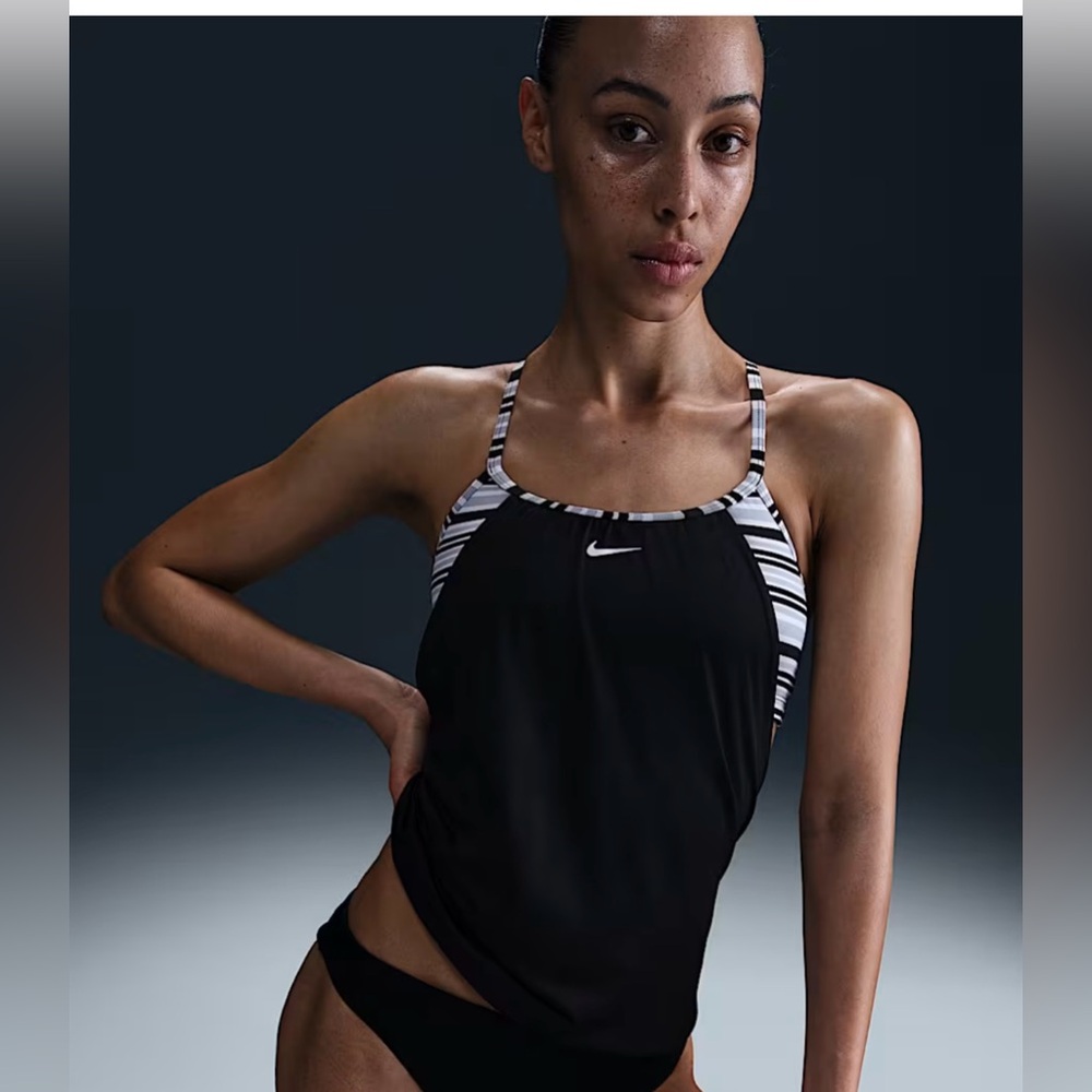 NIKE STRAPY SPORTS BRA BATHING SUIT TOP Women's Black and White